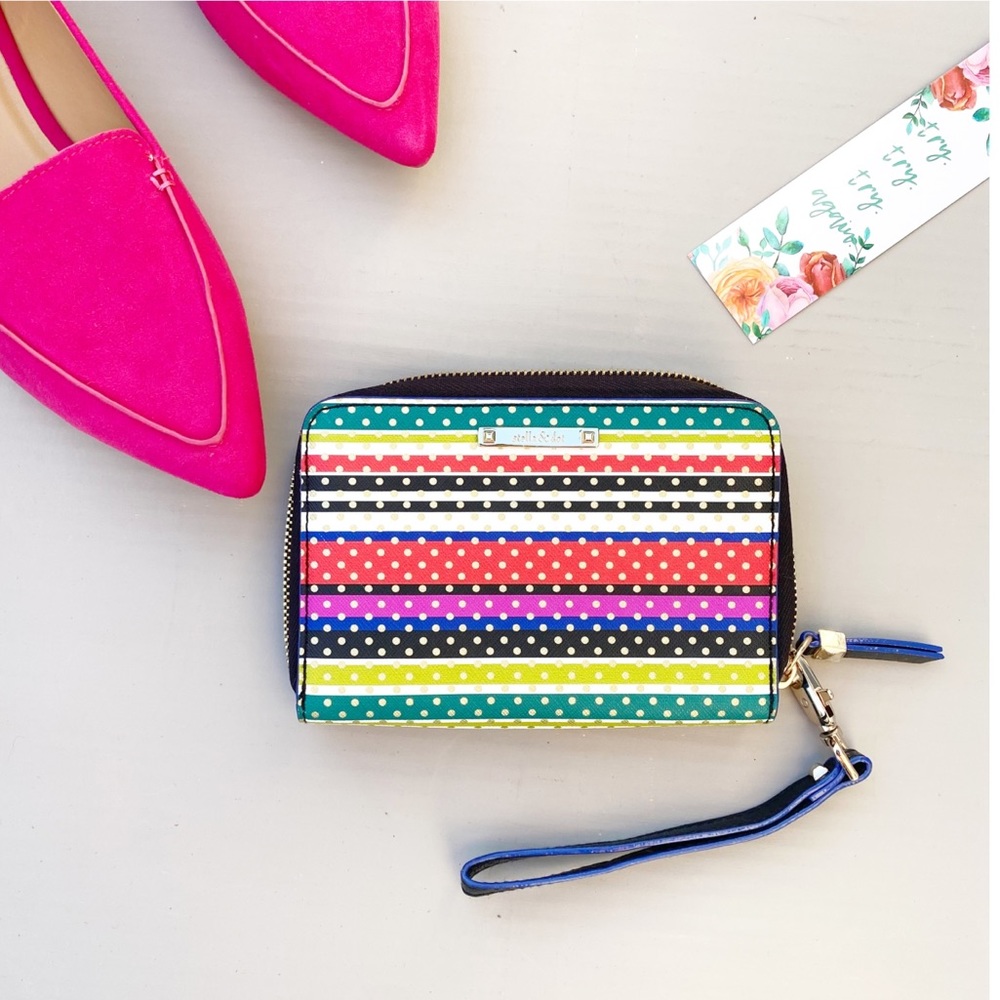 Stella & Dot colored wallet